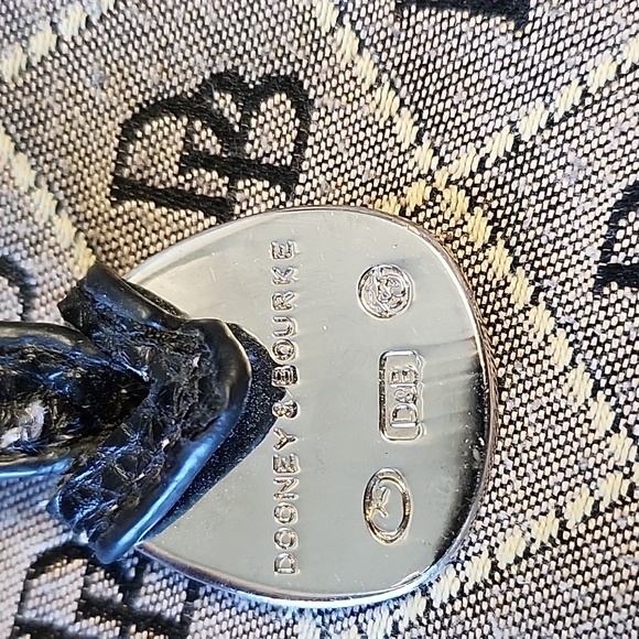 HP💫 Dooney & Bourke Handbag - Picture 5 of 13